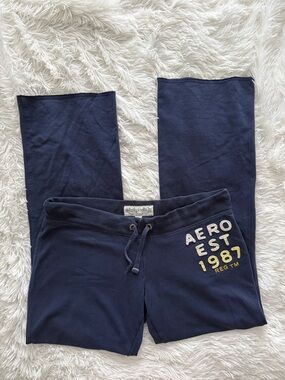 Vintage Low rise Aeropostale Navy Blue Sweatpants with Yellow Letters